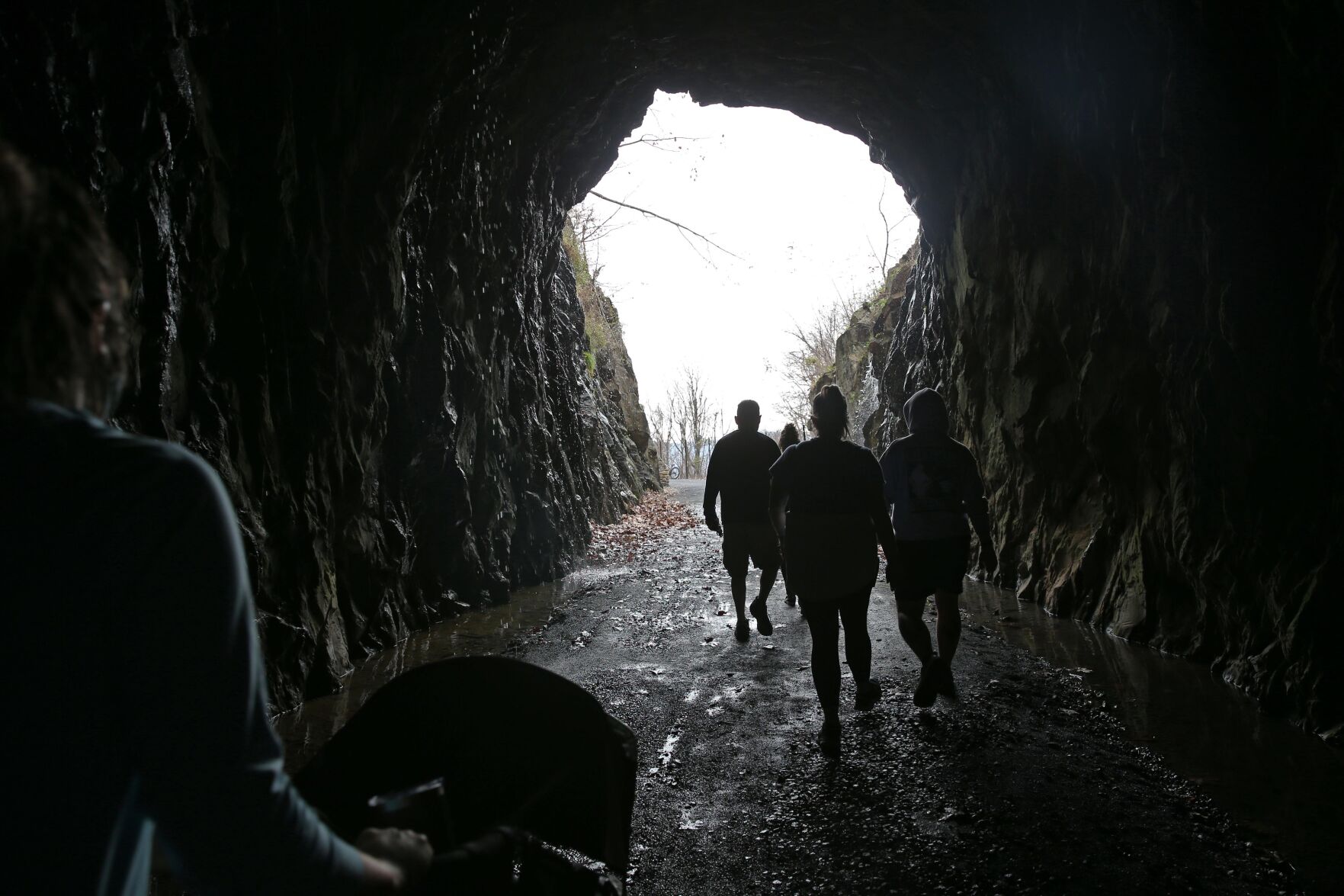 11220-cdp-news-blueridgetunnel381.JPG